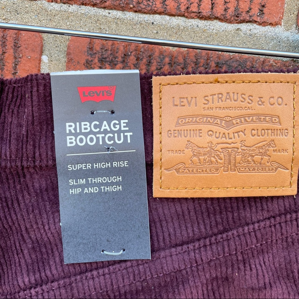 🆕 Levi's Ribcage Bootcut Boot Cut Corduroy Pants - Picture 10 of 14